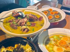 -帅巴人舅母子腊蹄民俗村