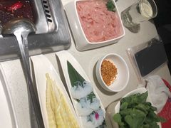 -海底捞火锅鲜切牛肉主题店(长寿路店)