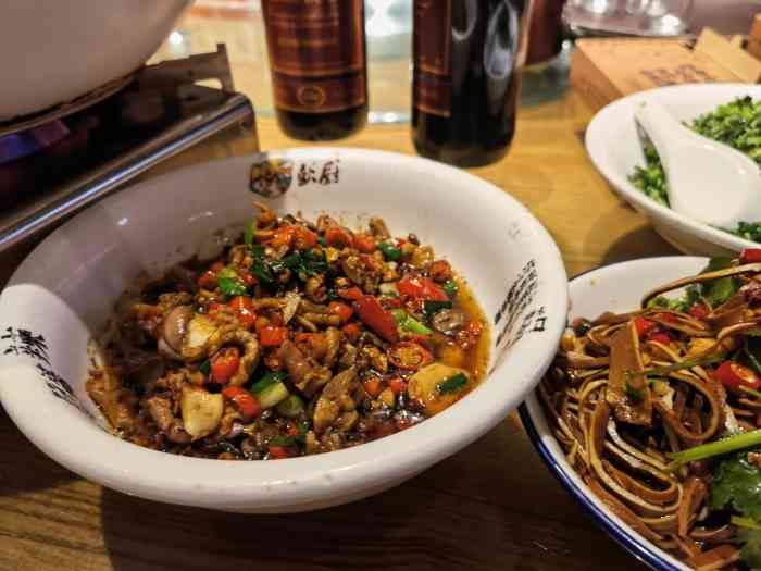 彭厨(红星店)-"擂辣椒猪脚 芋头青菜 青豆 三个菜."-大众点评移动版
