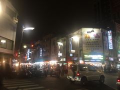 -六合夜市