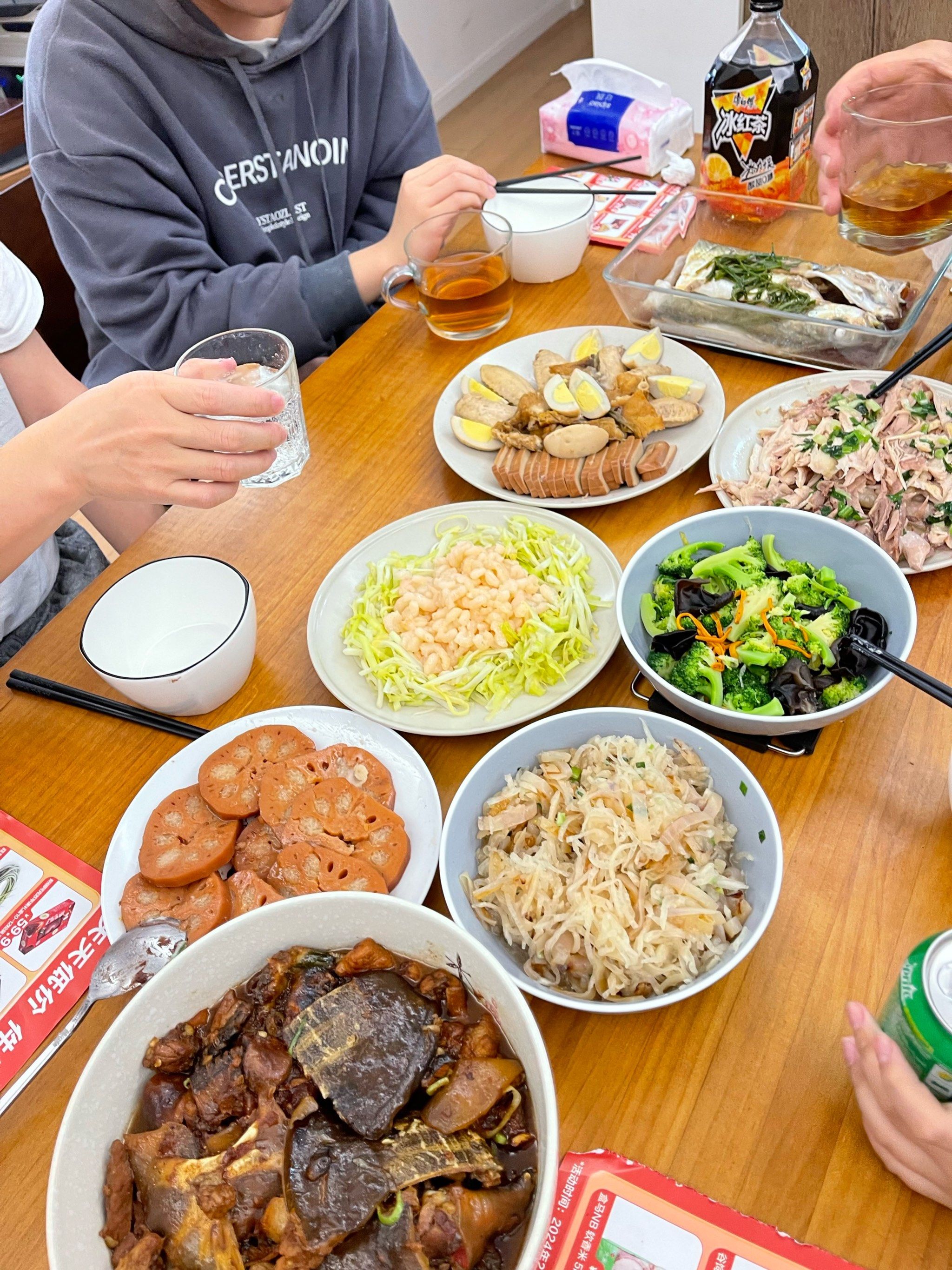 新年就是一家人一起吃饭