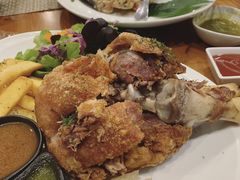-Chom Cafe and Restaurant