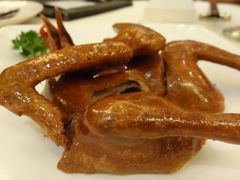 玻璃烧乳鸽-利苑酒家(合景国际金融广场店)