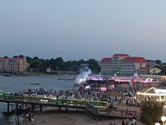 -北戴河碧螺塔海上酒吧公园