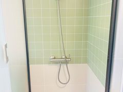 -东方体育中心(地铁站)