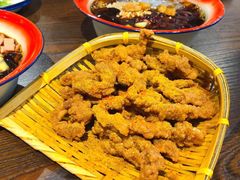 -爆炸头阿姨小四川正宗川味小吃(无任何分店)