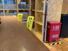 -新华里咖啡书吧(新华书店小寨店)