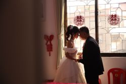 点击看大图 -予白婚纱礼服馆