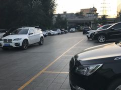 停车场-新疆尊茂银都酒店