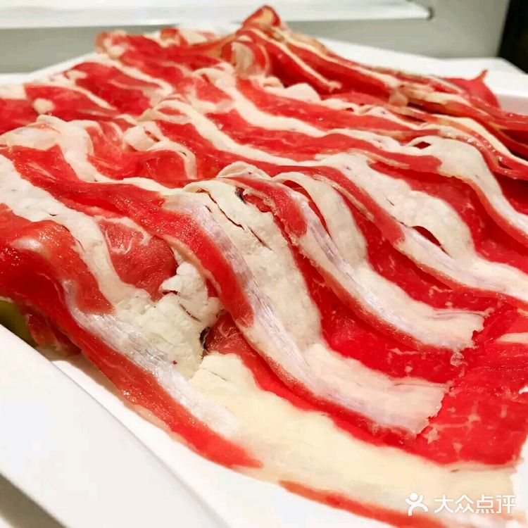 不用排队，4个人2个锅，电磁炉小火锅那种