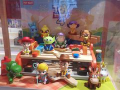 -泡泡玛特POPMART(国金街店)
