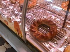 黄金圈面包-昆明冠生园·蛋糕·面包(朗悦湾店)