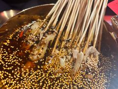 乐山红油钵钵鸡-何师烧烤Pro ·江湖川菜·小龙虾·精酿啤酒(太古里旗舰店)