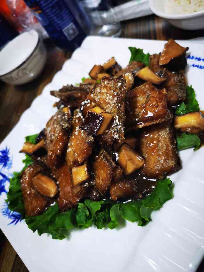稻香居(海岱中路店"餐馆环境:厨房相当脏!有的时候才看见,忘.