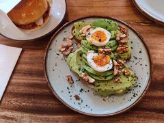 牛油果煮蛋吐司-RAC BAR(安福路店)