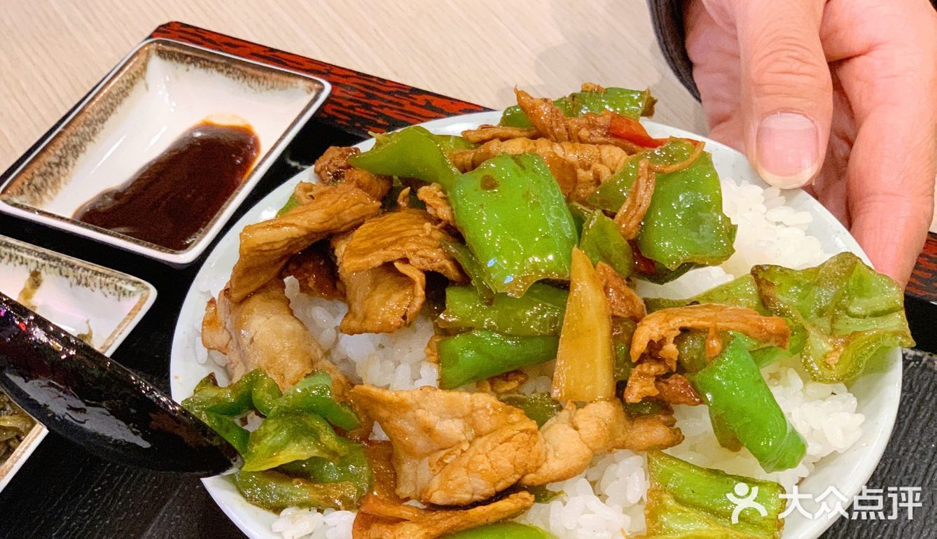 干饭人中午吃点啥？永和大王新品-农家小炒肉