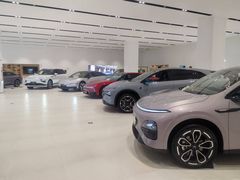 -小鹏汽车上海吴中路销售服务中心