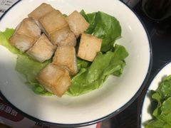 -虾弄弄海派小龙虾·牛羊蝎子火锅