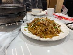 干炒牛河-粤仔湾砂锅粥(金太湖店)