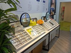 -天空之镜眼镜店蔡司依视路配镜授权零售店(望京颐堤港店)