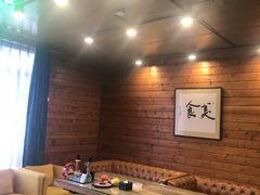 -乌托邦轰趴日租聚会别墅(先生的院子店)