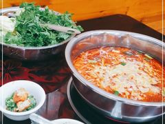 -黄利砖万峰林布依特色酸笋牛肉馆