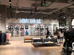 -NIKE(虹悦城店)