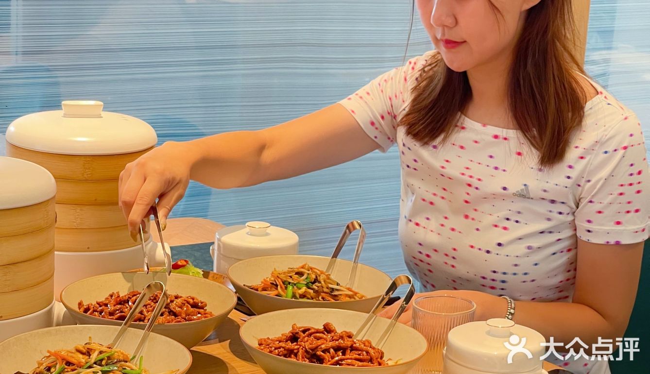 岛上也有人均40的春饼店了