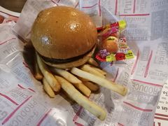 -The Habit Burger Grill 哈比特汉堡(复兴soho店)
