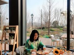 -窗外西餐厅(普罗理想国店)