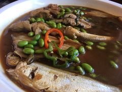 红烧长江杂鱼-鸿运酒楼