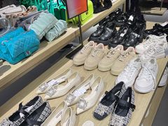 -URBAN REVIVO(北京斯普瑞斯奥特莱斯店)