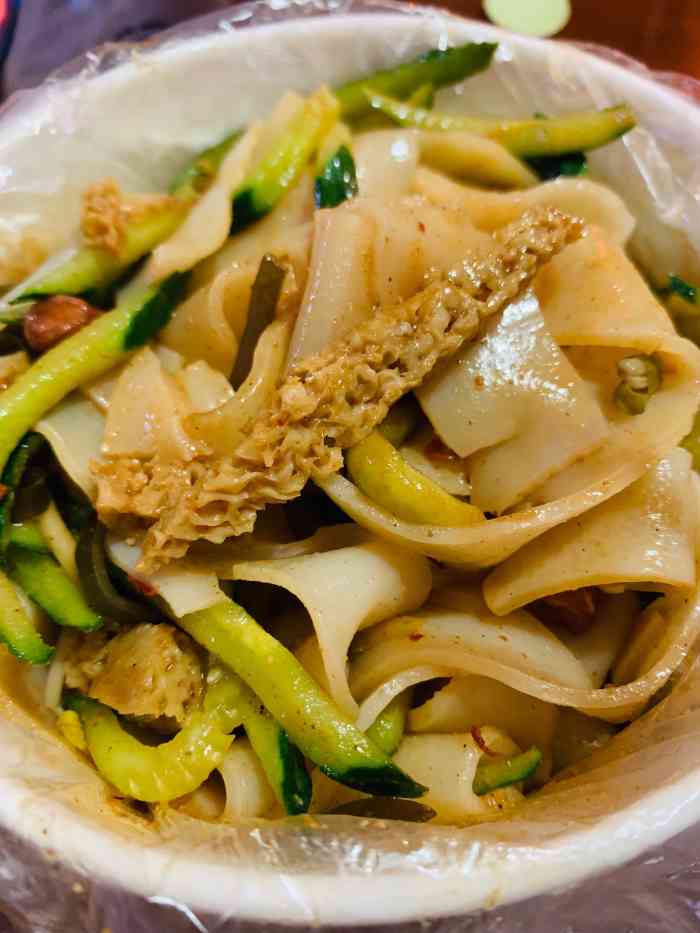 陈记凉皮(大同店)-"刷到这家凉皮好吃就拐过来喽～店招牌不是.