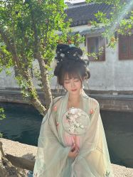 -一揽芳华汉服旗袍体验馆(拙政园店)