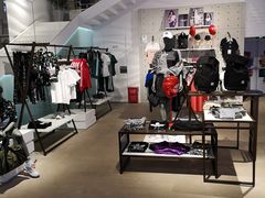 -阿迪达斯(武林银泰三叶草店)