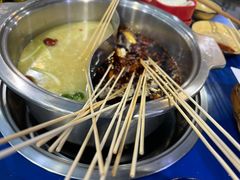 鸳鸯锅底-马路边边·成都串串(翠柏路店)