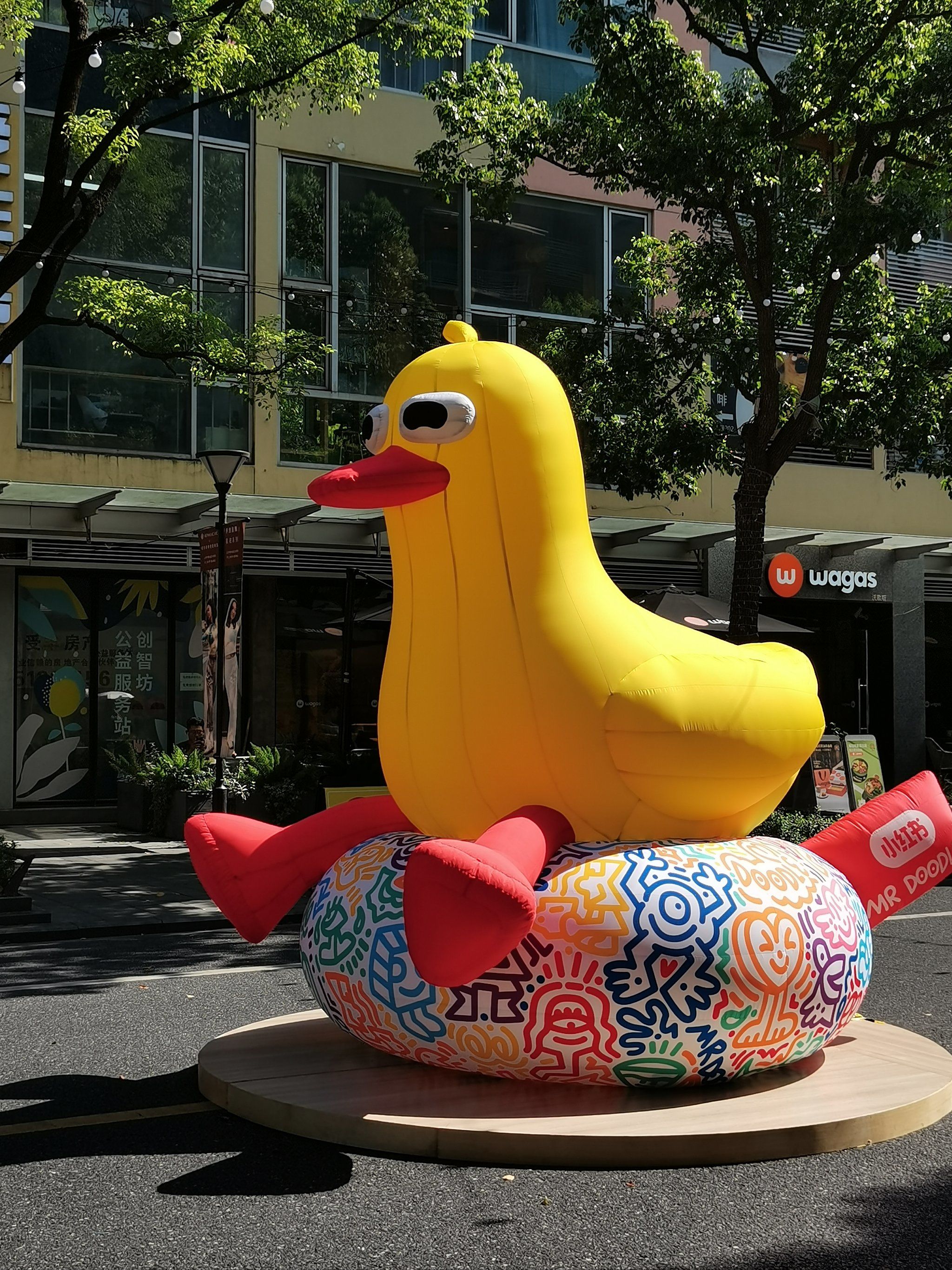 巨型大黄鸭超吸睛