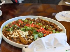 -红岩美食坊(伊春市伊春区)