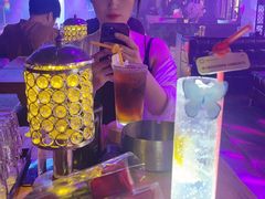 -喜鹊音乐酒馆(西街店)