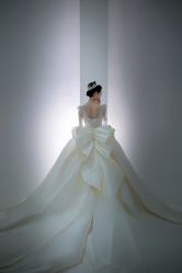 -喜爱高定婚纱摄影