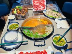 -伴山牛贵州黄牛肉火锅·苗疆非遗艺术餐厅(上海首店)
