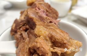 Braised Pork Bones in Old Soup Sauce