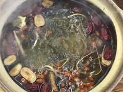 -广味炭炉鸡煲(宝业路分店)