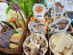 -菌自由丨野生菌火锅特色庭院餐厅(丽江古城店)