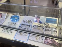 -光明眼镜·蔡司授权(徐泾店)