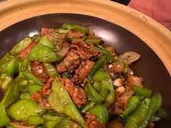 碾辣椒炒肉-吃饭皇帝大(长宁龙之梦店)