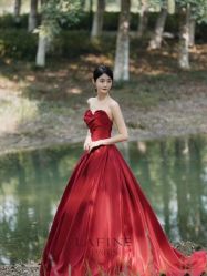-Lady  Jane高端婚纱礼服馆