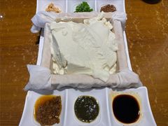 自制石磨豆腐-95号酱骨·一块豆腐(展春园西路店)