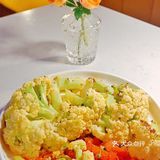 充满艺术感的绿植西餐厅