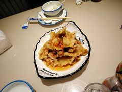 -老码头黑皮肘子锅包肉(赣水路店)